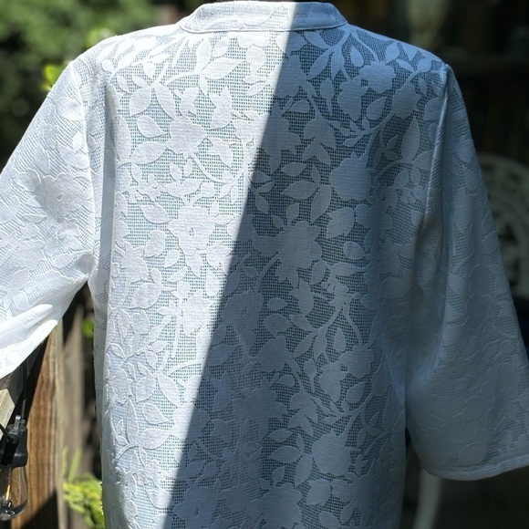 Chico’s White Boho Wooden Button Blouse - Picture 4 of 9